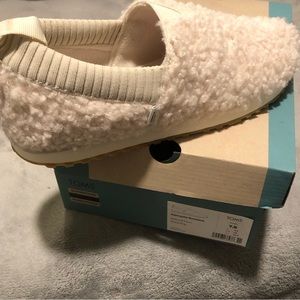 Discontinued brand new with tags in box FUZZY Toms